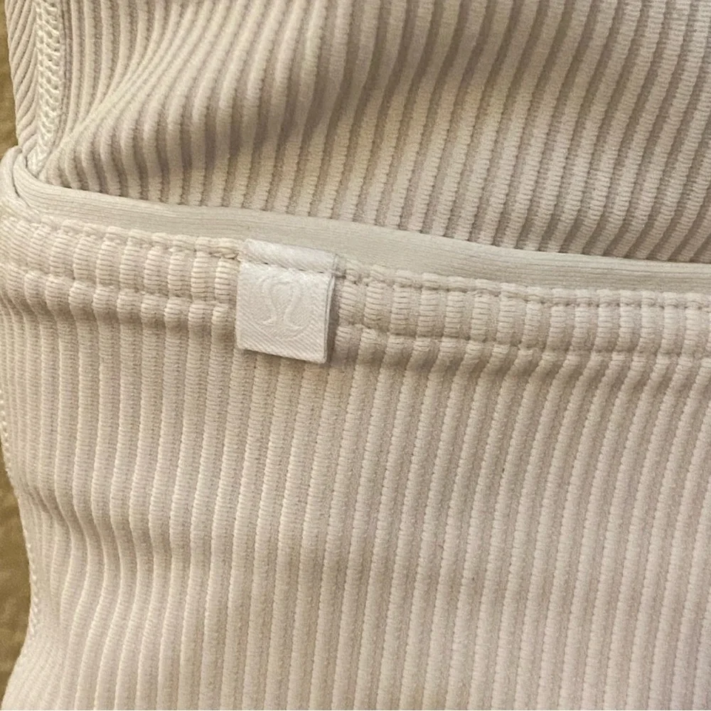 LULULEMON Women White Ribbed Criss Cross Back Sports Bra Size 6